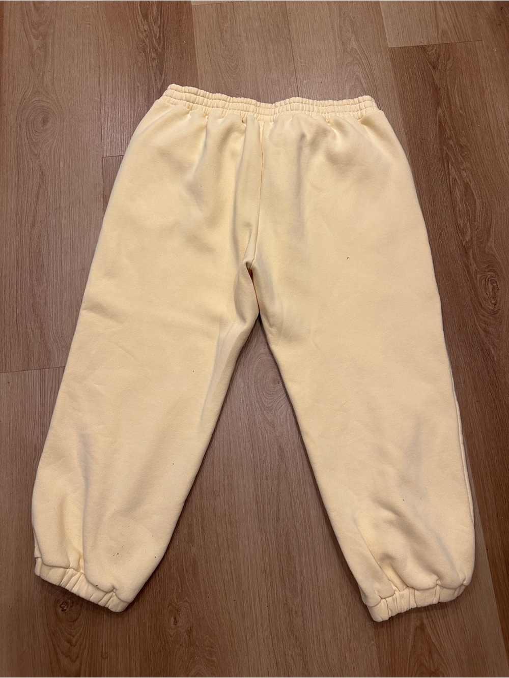 Comfrt Butter Yellow Sweatsuit - Picture 9 of 12